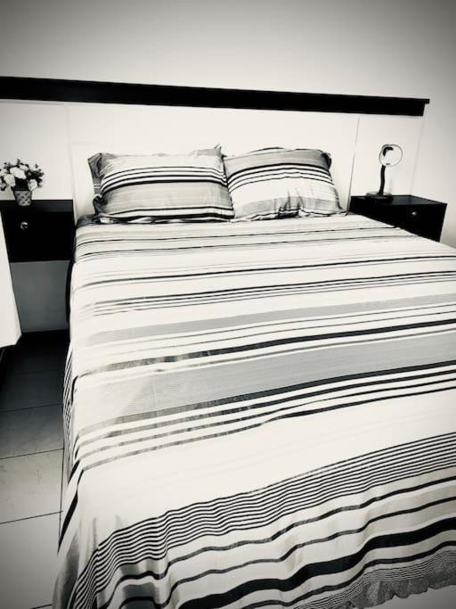 Stayhere! Fique Aqui! Apartamento 2/4 Mobiliado No Costa Azul :-) Salvador de Bahía Exterior foto